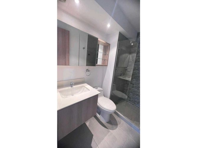 Apartamento de 2 alcobas en venta en Vegas De San Jose, Sabaneta, 71 m² · foto 8 de 14