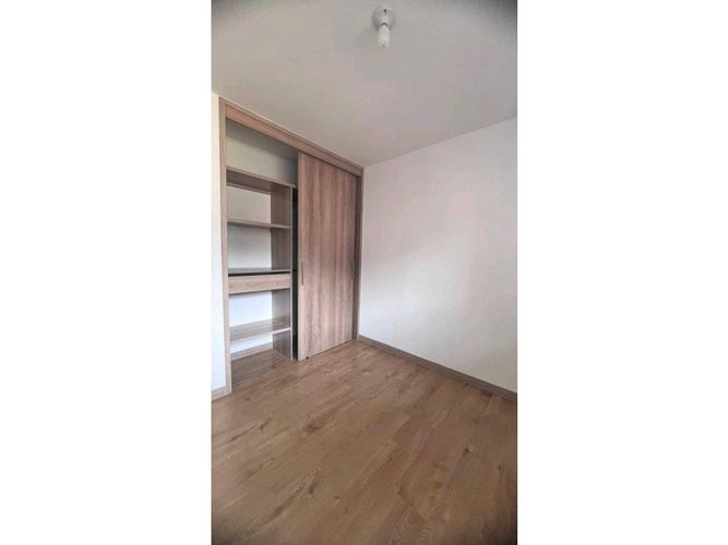 Apartamento de 2 alcobas en venta en Vegas De San Jose, Sabaneta, 71 m² · foto 12 de 14