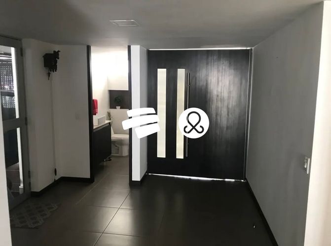 Casa de 5 alcobas en venta en Niza, Bogotá, 325 m² · foto 3 de 17