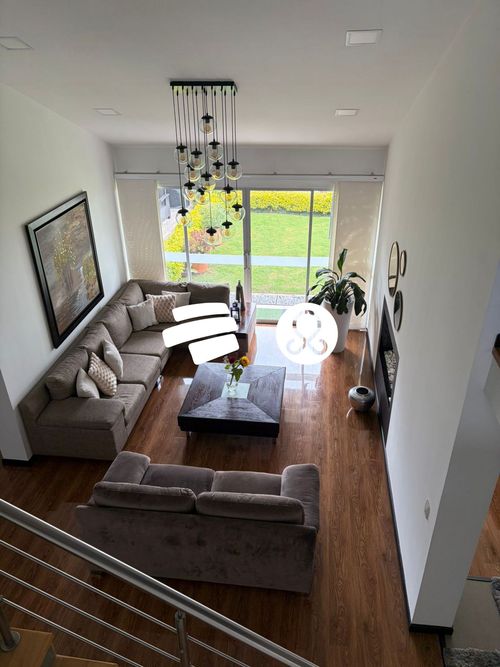 Casa de 5 alcobas en venta en Niza, Bogotá, 325 m² · foto 7 de 17