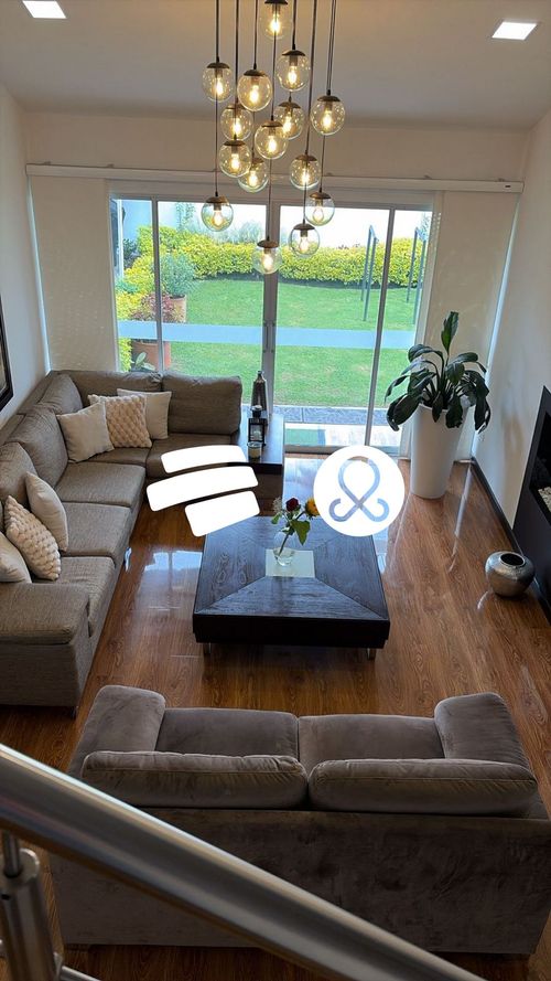 Casa de 5 alcobas en venta en Niza, Bogotá, 325 m² · foto 8 de 17