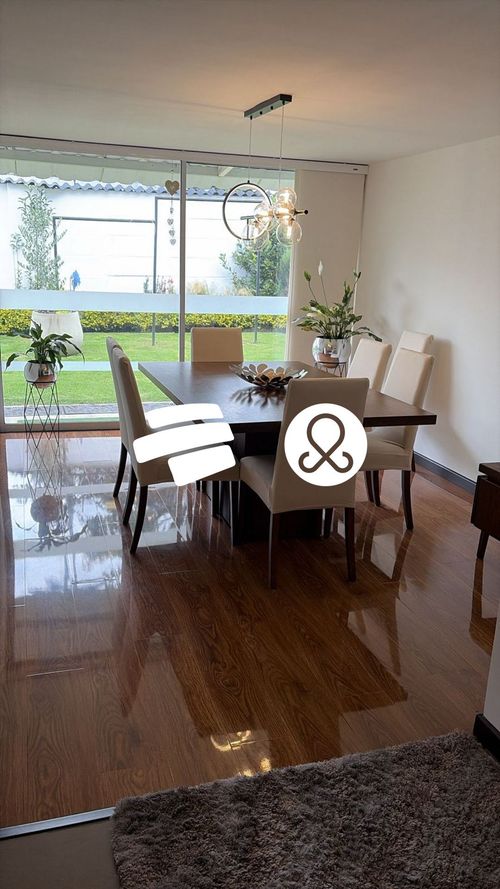 Casa de 5 alcobas en venta en Niza, Bogotá, 325 m² · foto 9 de 17