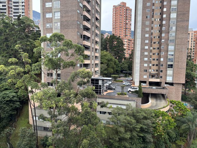 Oficina en venta en La Esperanza No.2, Medellín, 54 m² · foto 3 de 11