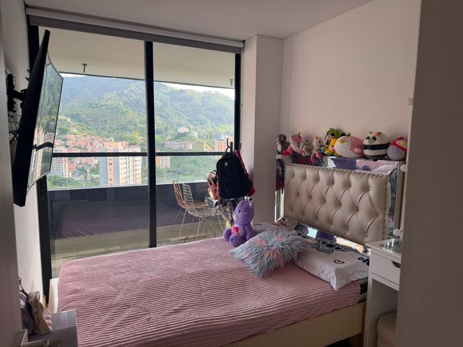 Apartamento de 3 alcobas en venta en Loma De Las Brujas, Envigado, 101 m² · foto 12 de 24