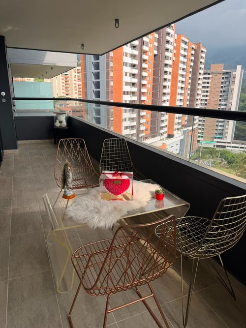 Apartamento de 3 alcobas en venta en Loma De Las Brujas, Envigado, 101 m² · foto 7 de 24