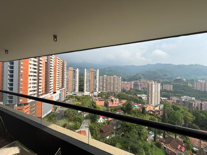 Apartamento de 3 alcobas en venta en Loma De Las Brujas, Envigado, 101 m² · foto 6 de 24