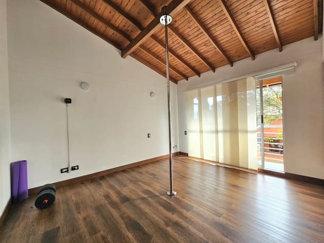 Casa de 7 alcobas en venta en Loma Del Chocho, Envigado, 350 m² · foto 4 de 24