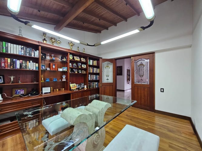 Casa de 7 alcobas en venta en Loma Del Chocho, Envigado, 350 m² · foto 8 de 24