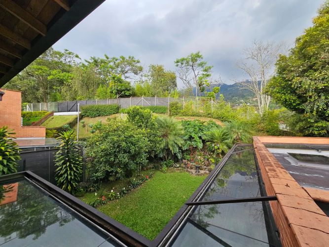 Casa de 7 alcobas en venta en Loma Del Chocho, Envigado, 350 m² · foto 9 de 24