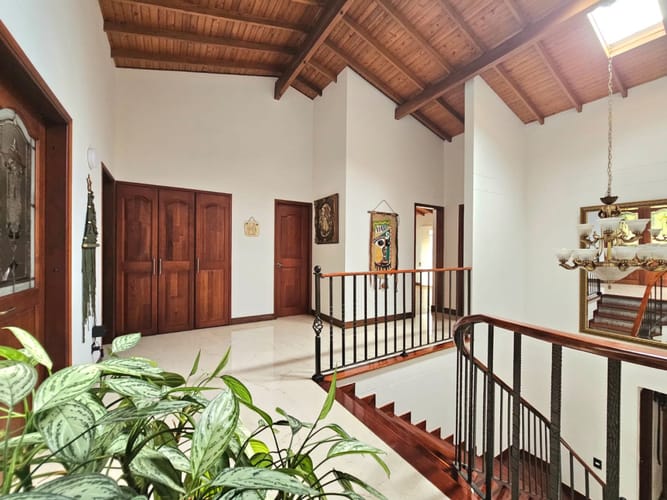Casa de 7 alcobas en venta en Loma Del Chocho, Envigado, 350 m² · foto 10 de 24