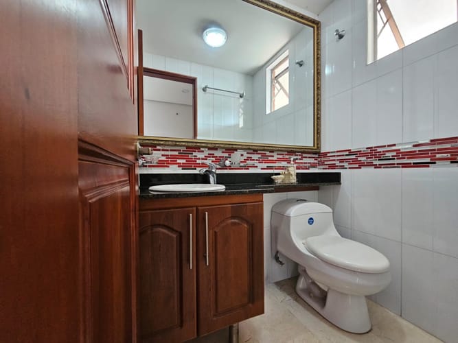 Casa de 7 alcobas en venta en Loma Del Chocho, Envigado, 350 m² · foto 15 de 24