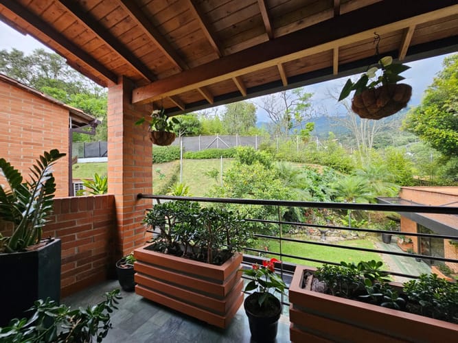 Casa de 7 alcobas en venta en Loma Del Chocho, Envigado, 350 m² · foto 16 de 24
