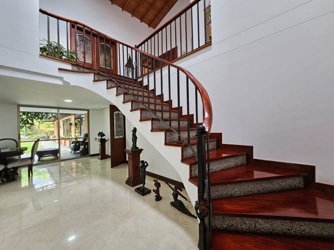 Casa de 7 alcobas en venta en Loma Del Chocho, Envigado, 350 m² · foto 22 de 24