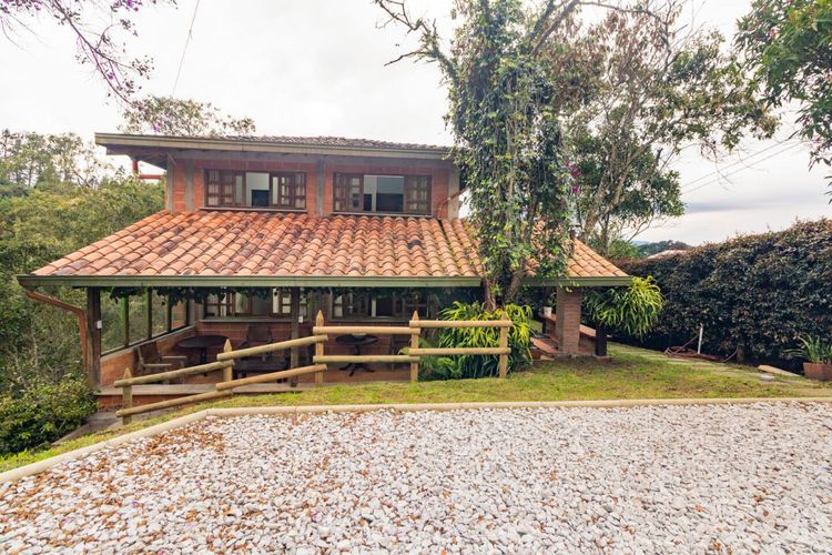 Finca en venta en Piedras Blancas, Guarne, 251 m² · foto 2 de 13