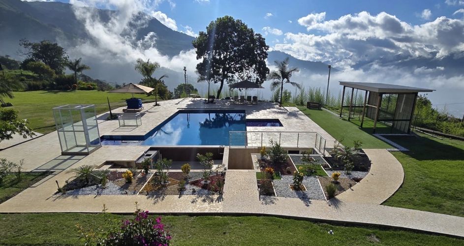 Casa en venta en Simon Bolivar Sb (Centro), Copacabana, 600 m² · foto 3 de 17