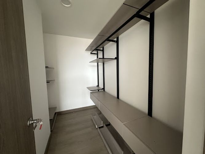 Apartamento de 2 alcobas en arriendo en Los Balsos, Medellín, 95 m² · foto 5 de 13