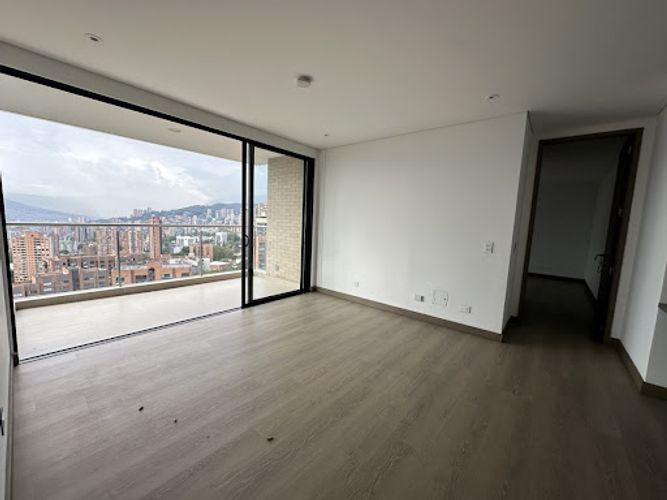 Apartamento de 2 alcobas en arriendo en Los Balsos, Medellín, 95 m² · foto 7 de 13