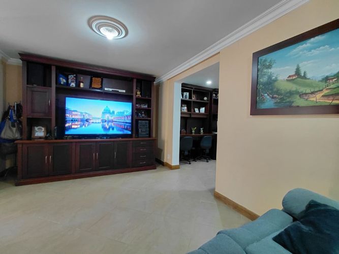 Casa de 4 alcobas en venta en El Campestre, Medellín, 300 m² · foto 15 de 24