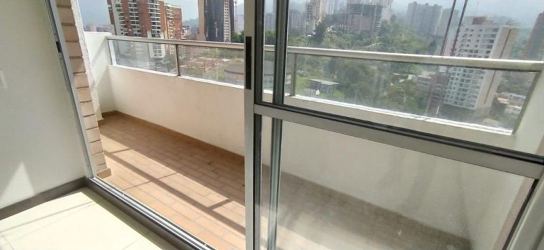 Apartamento de 3 alcobas en venta en Mayorca, Sabaneta, 67 m² · foto 4 de 12