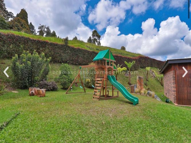 Casa de 4 alcobas en venta en Las Palmas, Medellín, 464 m² · foto 4 de 24