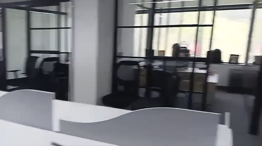 Oficina en arriendo en El Poblado, Medellín, 221 m² · foto 2 de 4