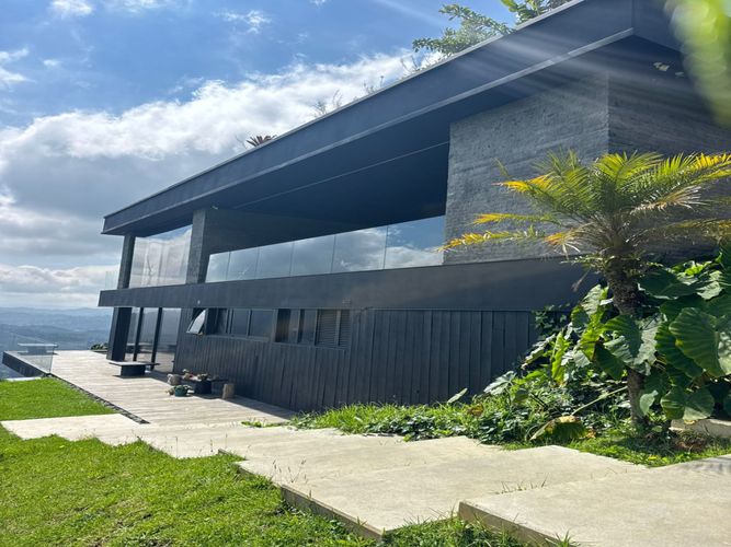 Casa de 5 alcobas en venta en Centro, Rionegro, 790 m² · foto 9 de 24