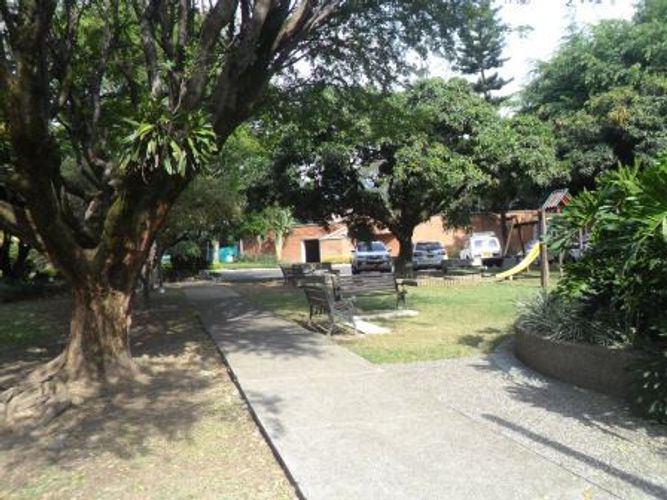 Apartamento de 3 alcobas en venta en Conquistadores, Medellín, 127 m² · foto 4 de 19