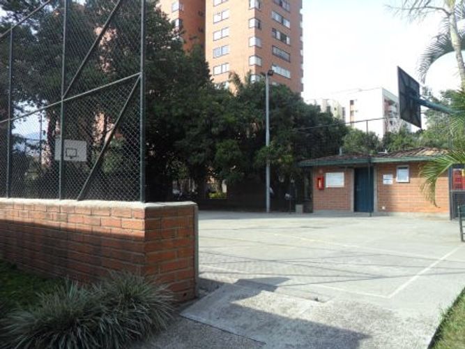 Apartamento de 3 alcobas en venta en Conquistadores, Medellín, 127 m² · foto 6 de 19