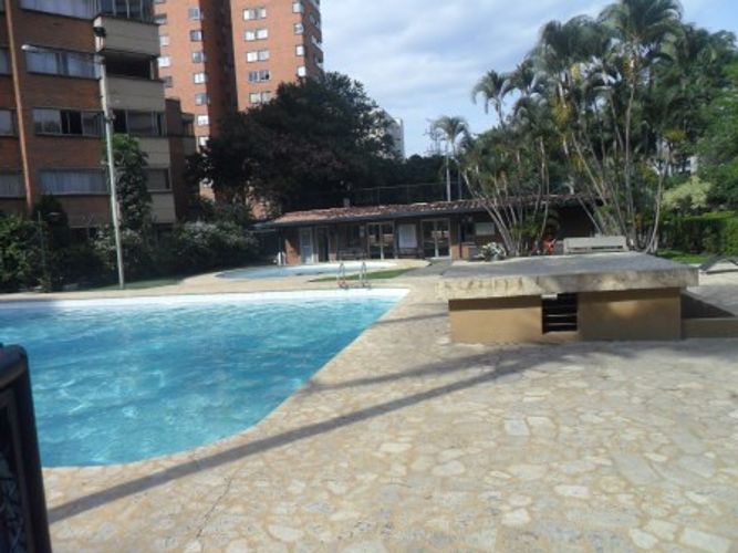 Apartamento de 3 alcobas en venta en Conquistadores, Medellín, 127 m² · foto 10 de 19