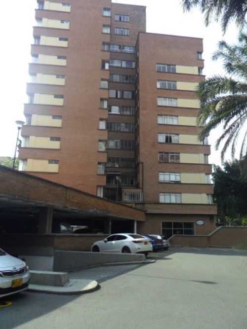 Apartamento de 3 alcobas en venta en Conquistadores, Medellín, 127 m² · foto 14 de 19