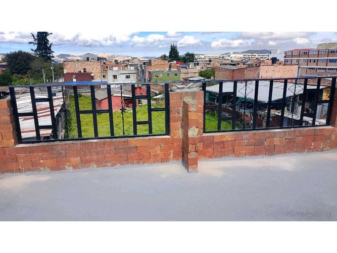 Casa de 9 alcobas en venta en Centro, Funza, 225 m² · foto 4 de 5