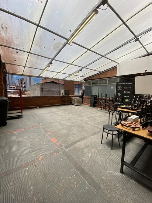 Local en venta en Caicedo, Medellín, 700 m² · foto 8 de 24