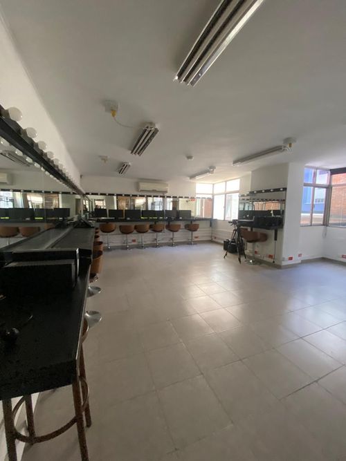 Local en venta en Caicedo, Medellín, 700 m² · foto 12 de 24