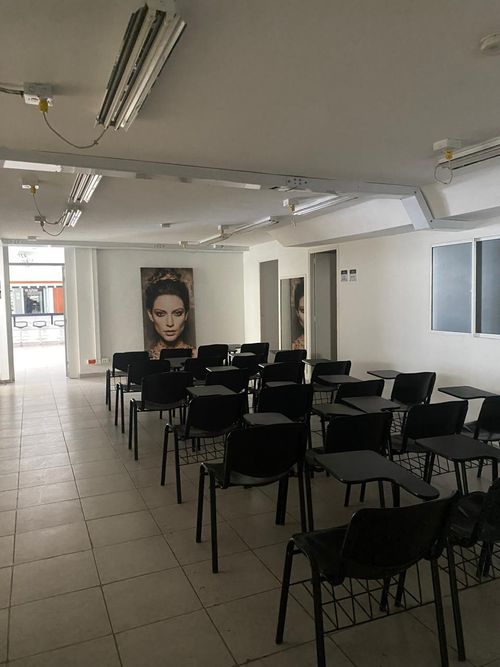 Local en venta en Caicedo, Medellín, 700 m² · foto 13 de 24