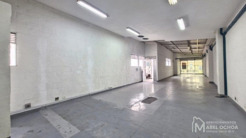 Bodega en arriendo en La Aguacatala, Medellín, 190 m² · foto 2 de 11