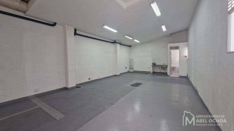 Bodega en arriendo en La Aguacatala, Medellín, 190 m² · foto 3 de 11