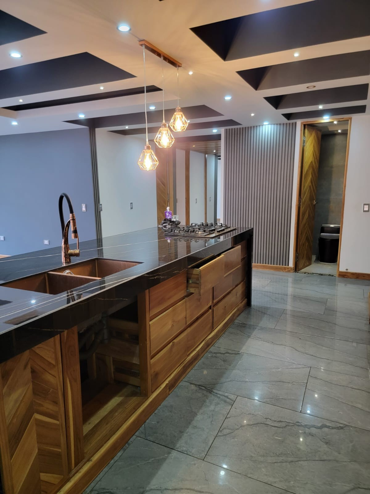 Apartamento en venta en El Portal, Envigado · foto 3 de 24
