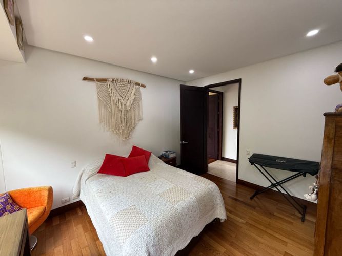 Apartamento de 4 alcobas en venta en La Calera, Medellín, 335 m² · foto 13 de 24