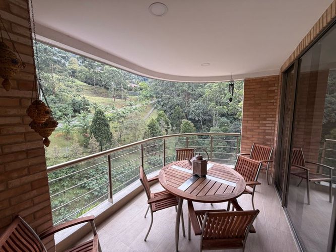 Apartamento de 4 alcobas en venta en La Calera, Medellín, 335 m² · foto 14 de 24