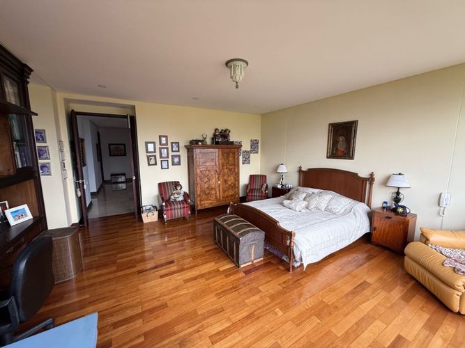 Apartamento de 4 alcobas en venta en La Calera, Medellín, 335 m² · foto 17 de 24