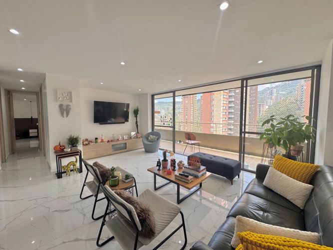 Apartamento de 3 alcobas en venta en El Poblado, Medellín, 132 m² · foto 4 de 11