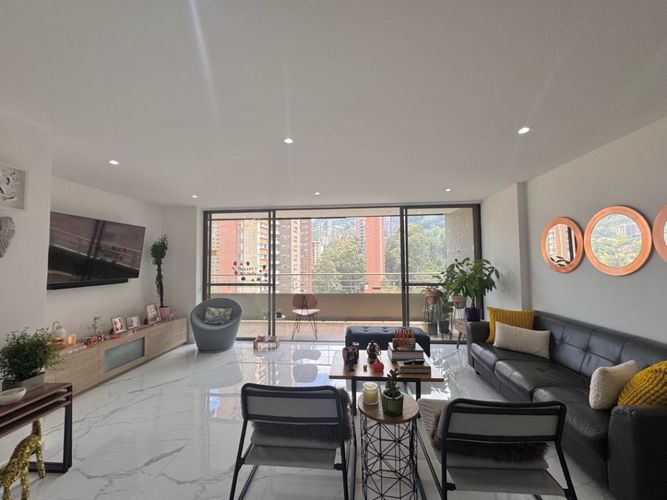 Apartamento de 3 alcobas en venta en El Poblado, Medellín, 132 m² · foto 5 de 11