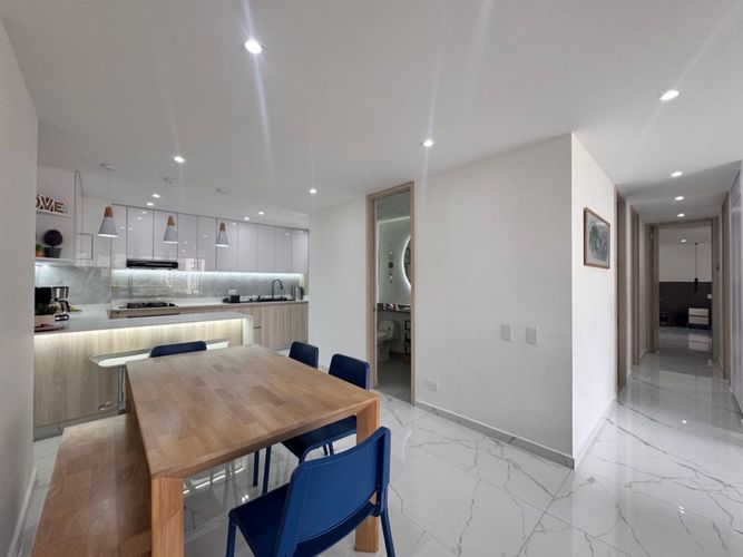Apartamento de 3 alcobas en venta en El Poblado, Medellín, 132 m² · foto 6 de 11