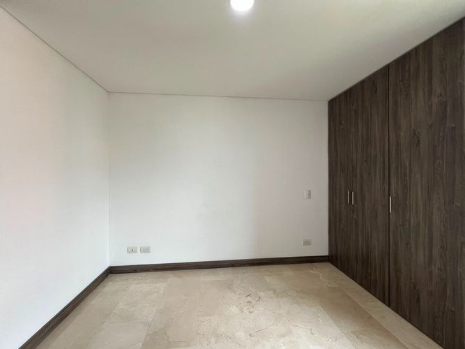 Apartamento de 3 alcobas en arriendo en El Poblado, Medellín, 125 m² · foto 13 de 19