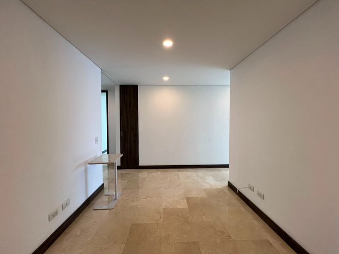Apartamento de 3 alcobas en arriendo en El Poblado, Medellín, 125 m² · foto 7 de 19