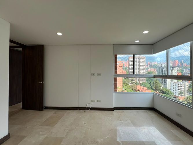 Apartamento de 3 alcobas en arriendo en El Poblado, Medellín, 125 m² · foto 9 de 19