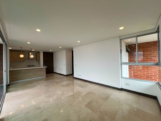 Apartamento de 3 alcobas en arriendo en El Poblado, Medellín, 125 m² · foto 3 de 19