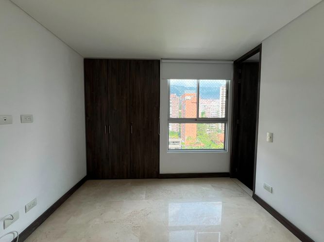 Apartamento de 3 alcobas en arriendo en El Poblado, Medellín, 125 m² · foto 8 de 19