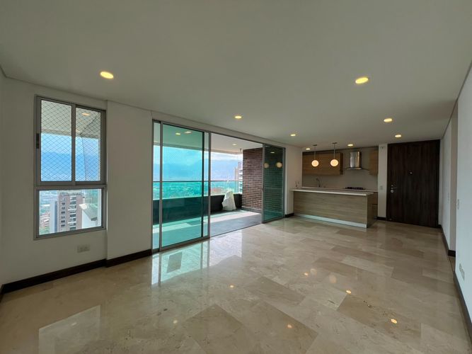 Apartamento de 3 alcobas en arriendo en El Poblado, Medellín, 125 m² · foto 2 de 19