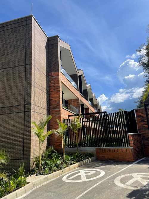 Apartamento de 1 alcoba en venta en El Poblado, Medellín, 73 m² · foto 11 de 13